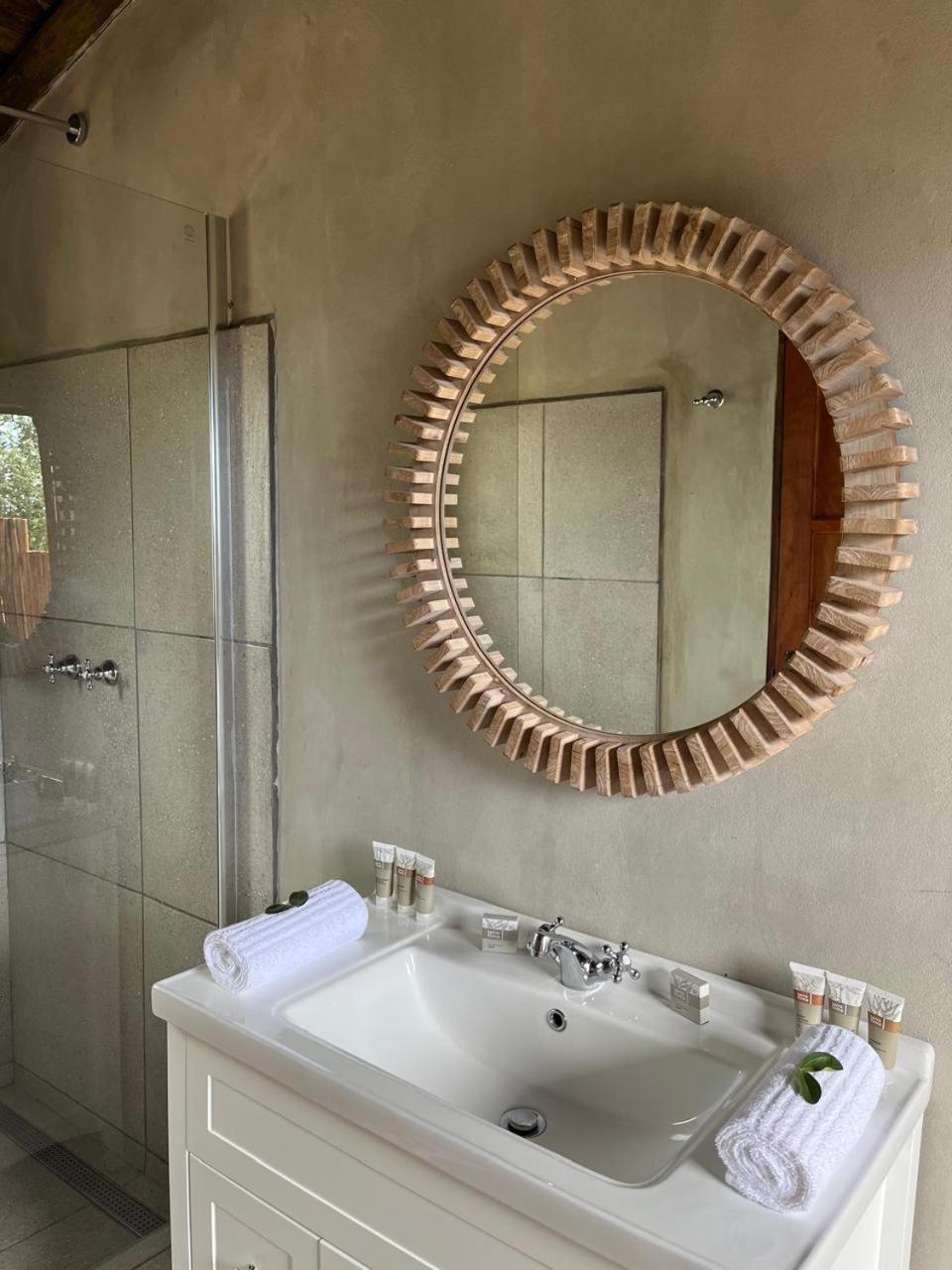 Langa Langa Safari Camp Villa Huntingdon Екстериор снимка